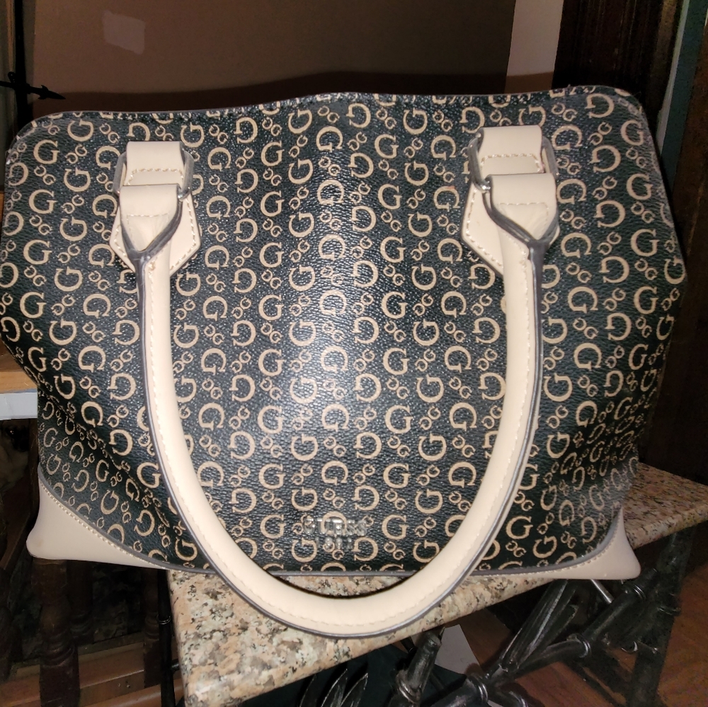 Guess pocketbook
